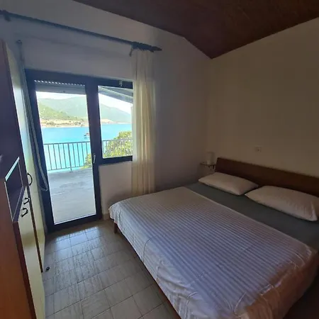 Blue Lagoon Apartment *